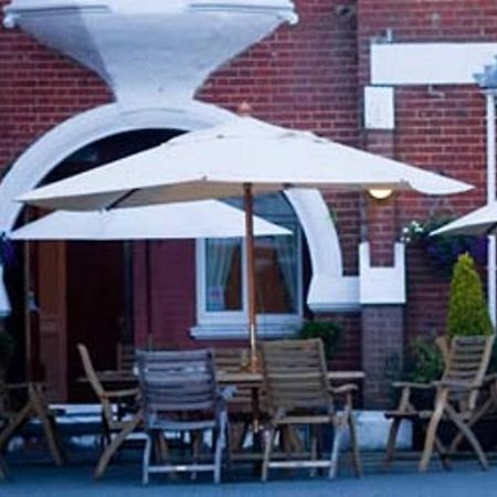 Hickstead Hotel Bolney Екстериор снимка