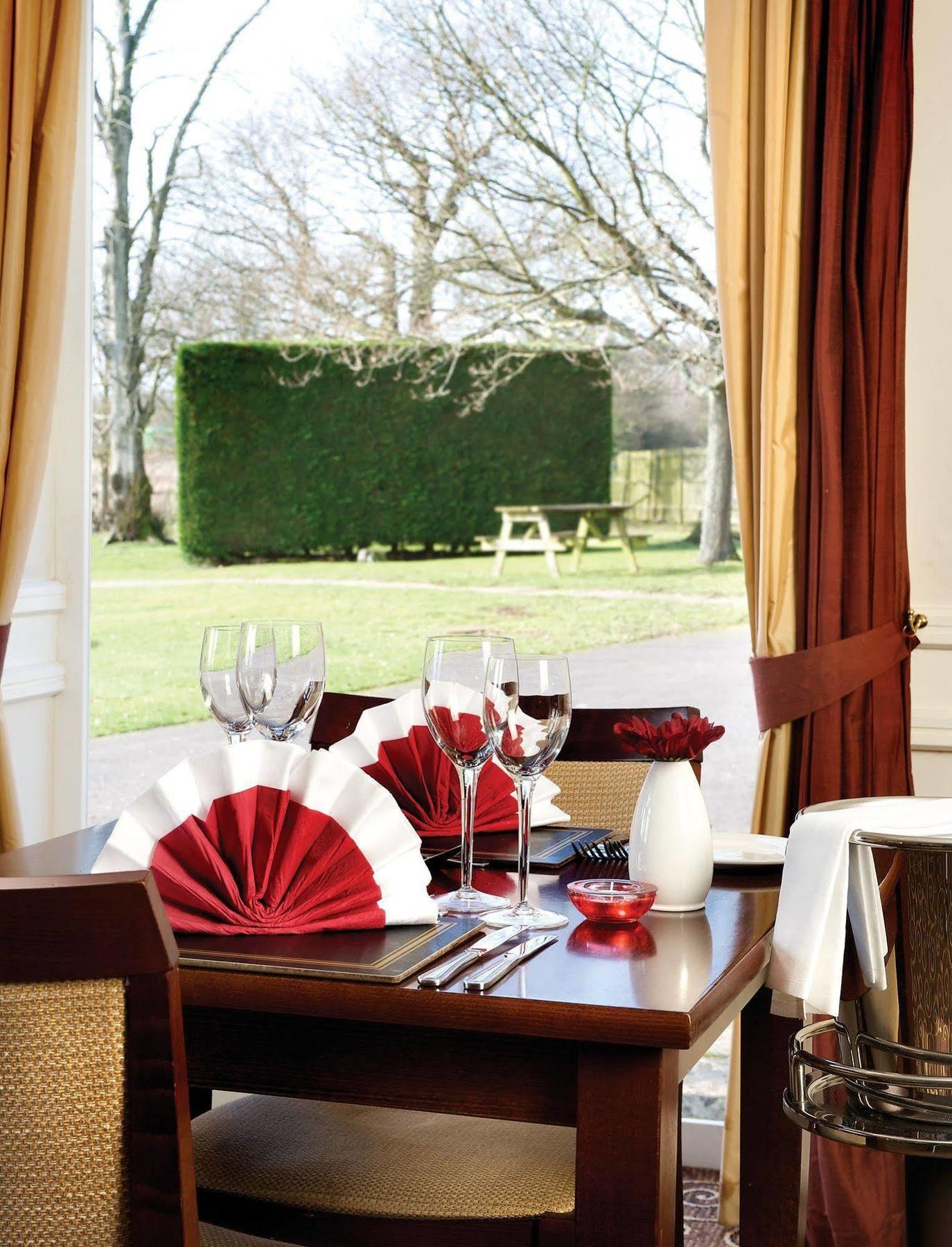Hickstead Hotel Bolney Екстериор снимка